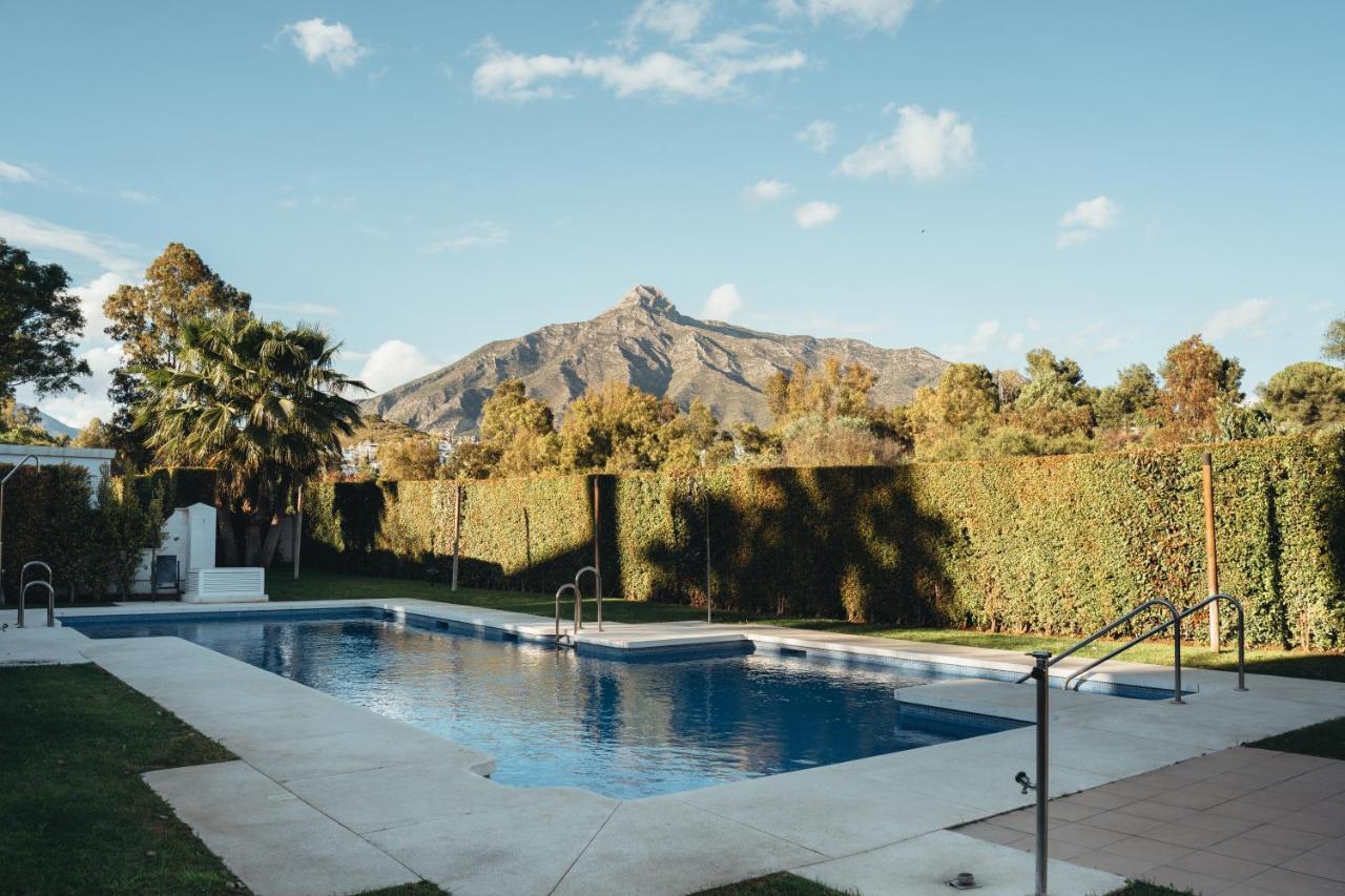 2Bdr Penthouse, Los Naranjos, W/Pool, 2Km P.Banus Marbella Buitenkant foto